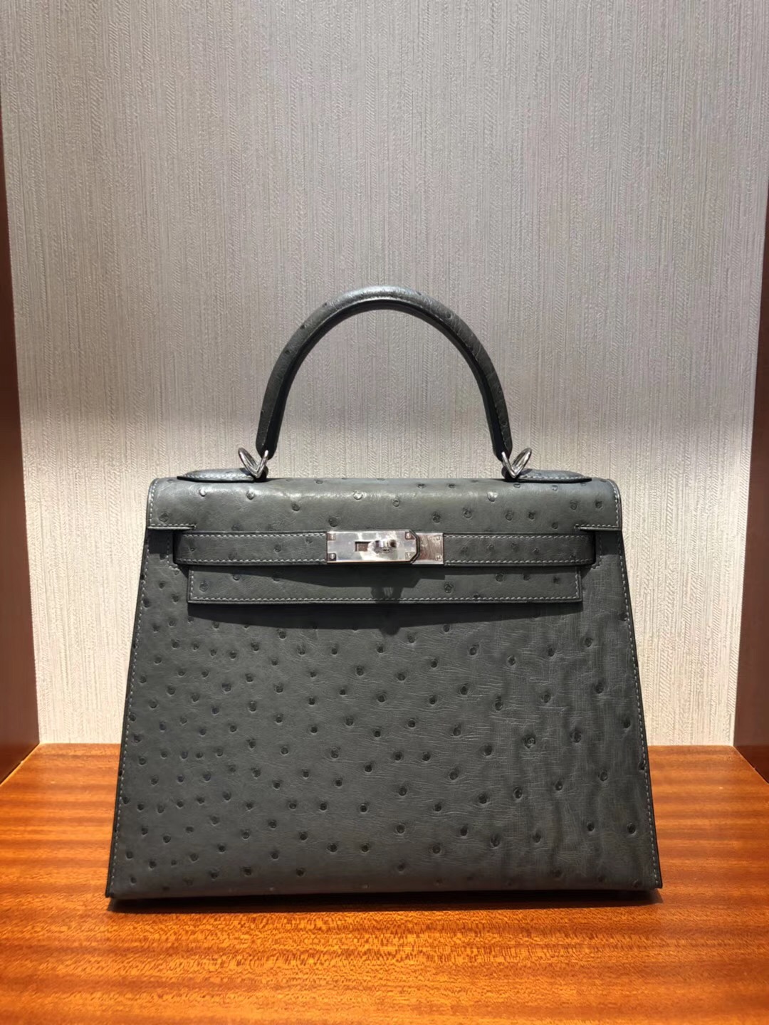 愛馬仕kelly包包價格Hermes Kelly bag 28 8F錫器灰 南非KK鴕鳥皮Ostrich