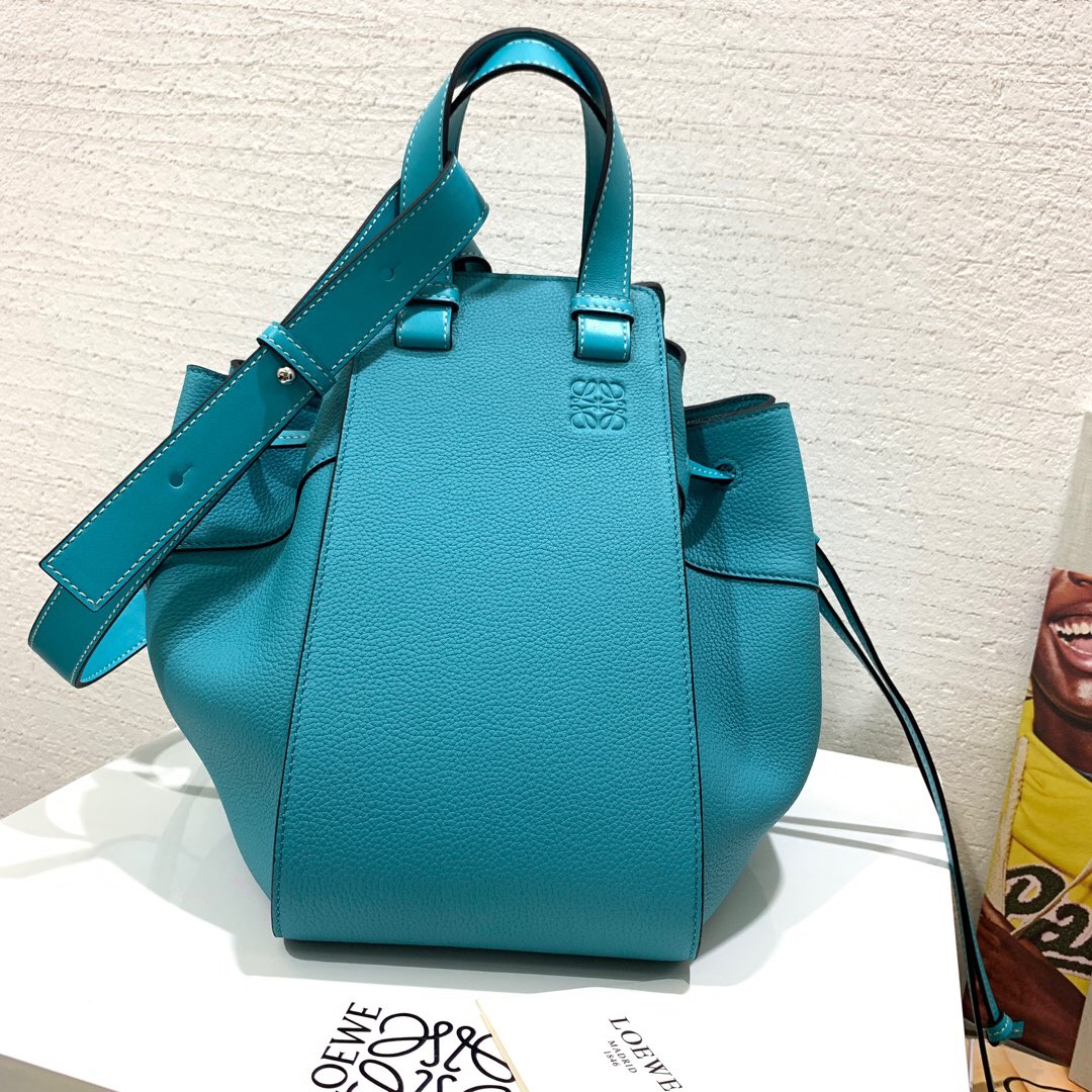 臺灣羅意威吊床包 臺灣價格 Loewe Hammock Drawstring Mini Bag Lagoon Blue