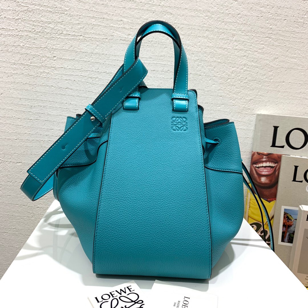 臺灣羅意威吊床包 臺灣價格 Loewe Hammock Drawstring Mini Bag Lagoon Blue