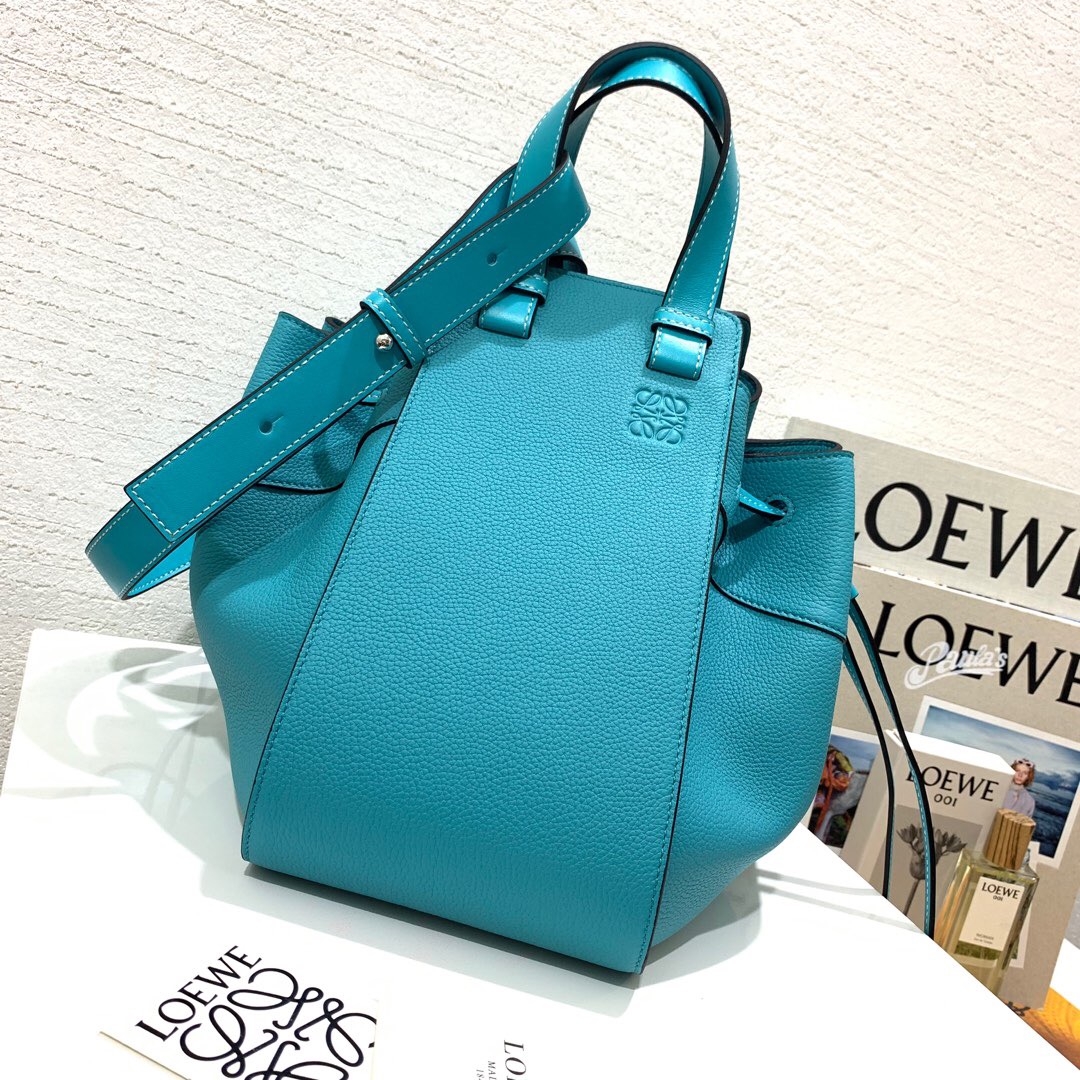 臺灣羅意威吊床包 臺灣價格 Loewe Hammock Drawstring Mini Bag Lagoon Blue