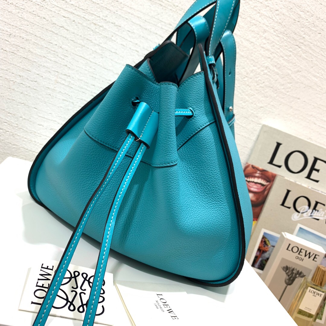 臺灣羅意威吊床包 臺灣價格 Loewe Hammock Drawstring Mini Bag Lagoon Blue