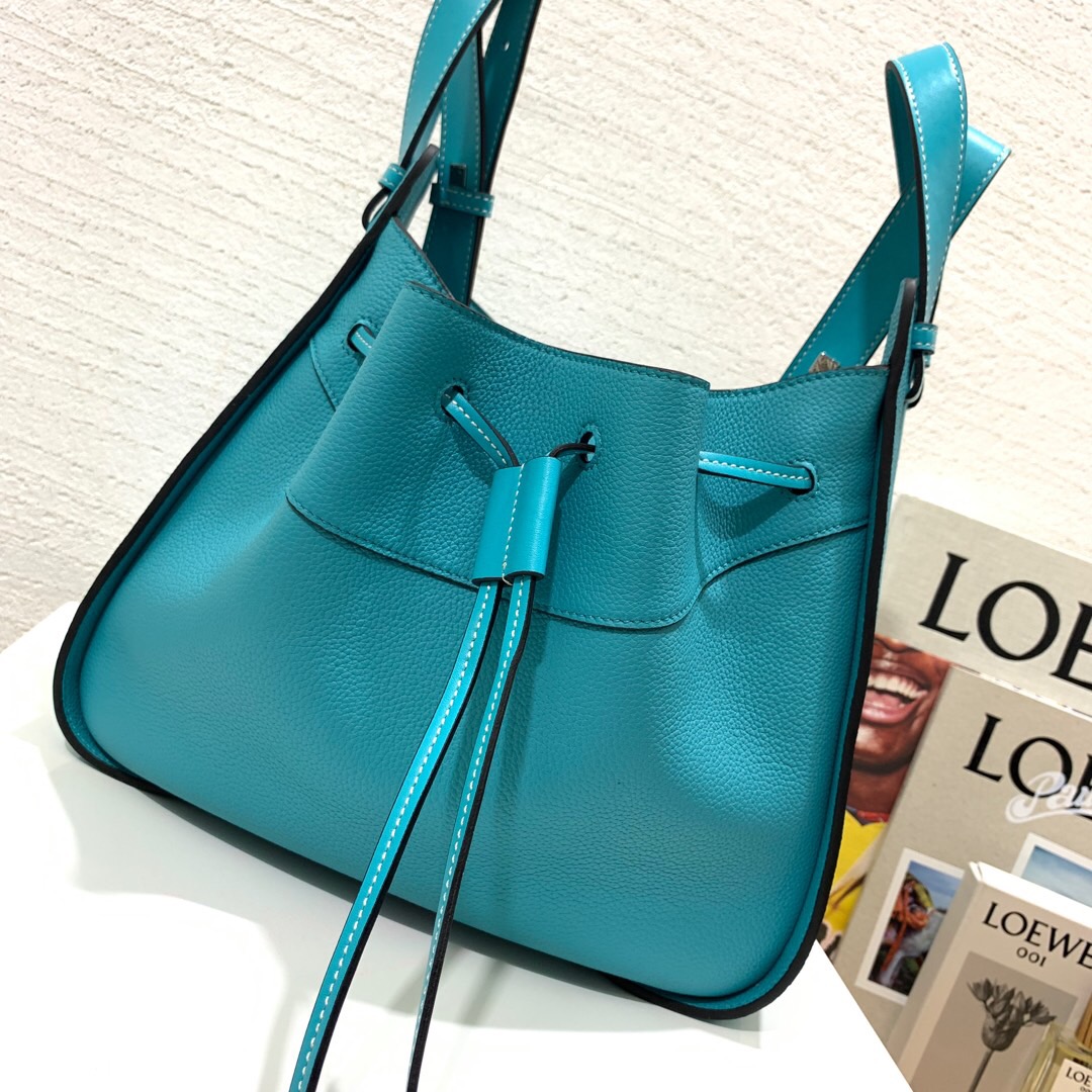 臺灣羅意威吊床包 臺灣價格 Loewe Hammock Drawstring Mini Bag Lagoon Blue