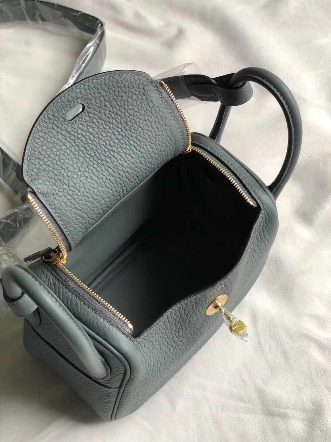 Hermes Mini Lindy Bag In Vert Amande Clemence Leather 